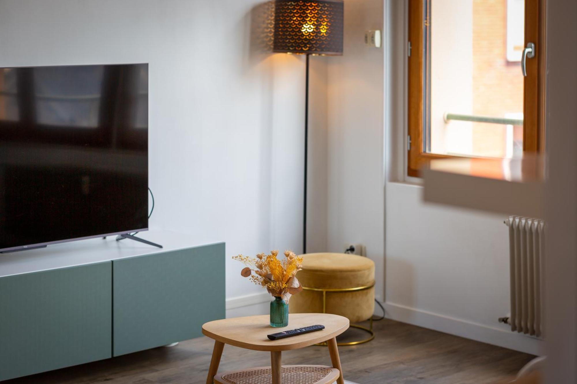 Juliette : *Logement Avec Balcon* Lägenhet Rouen Exteriör bild